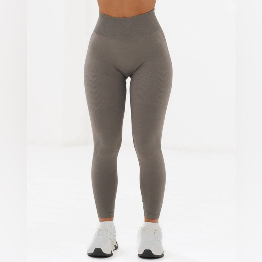 Lazuli Label Scrunch Seamless Ribbed Contour Leggings